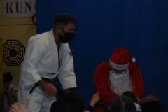 61bae6a6b24c9_PereNoel2021JUDO10