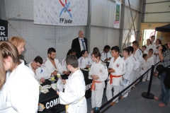 557051149102f_autographEquipedefrancedejudo207