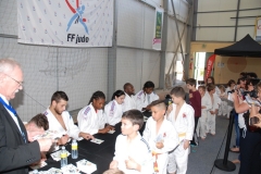 557051183314b_autographEquipedefrancedejudo210